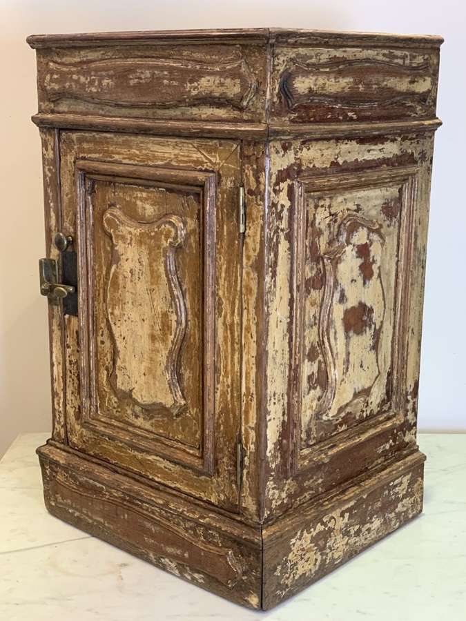19TH CENTURY FRENCH POT CUPBOARD