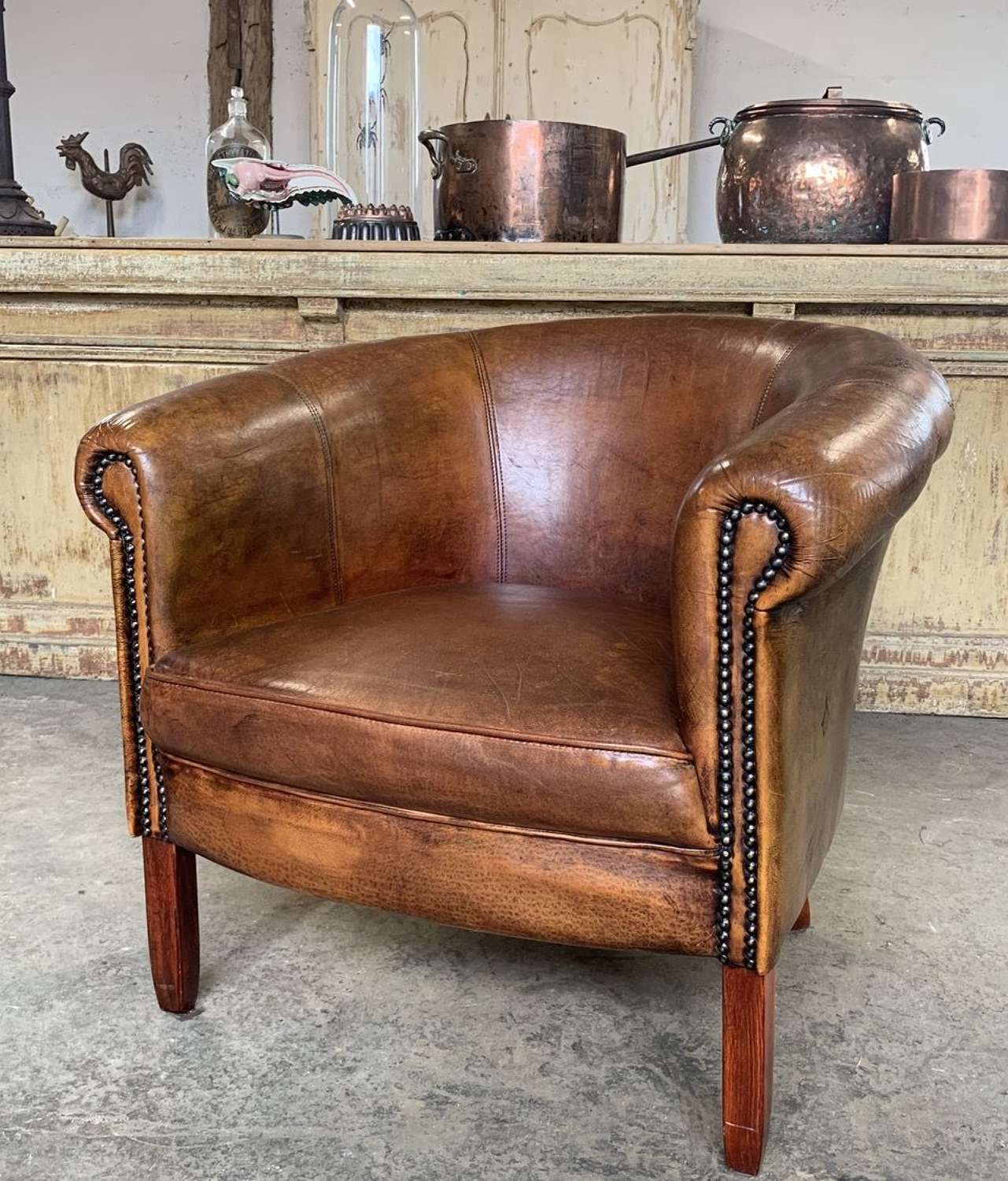 SMALL LEATHER TUB CHAIR