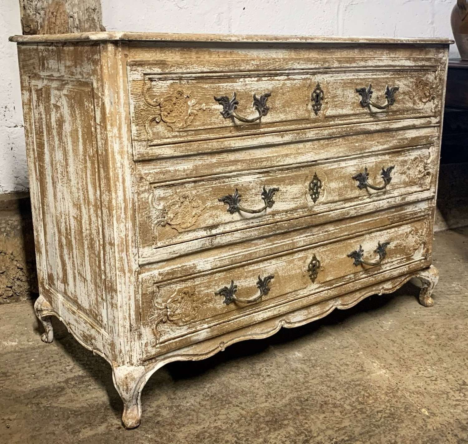 18TH CENTURY FRENCH COMMODE