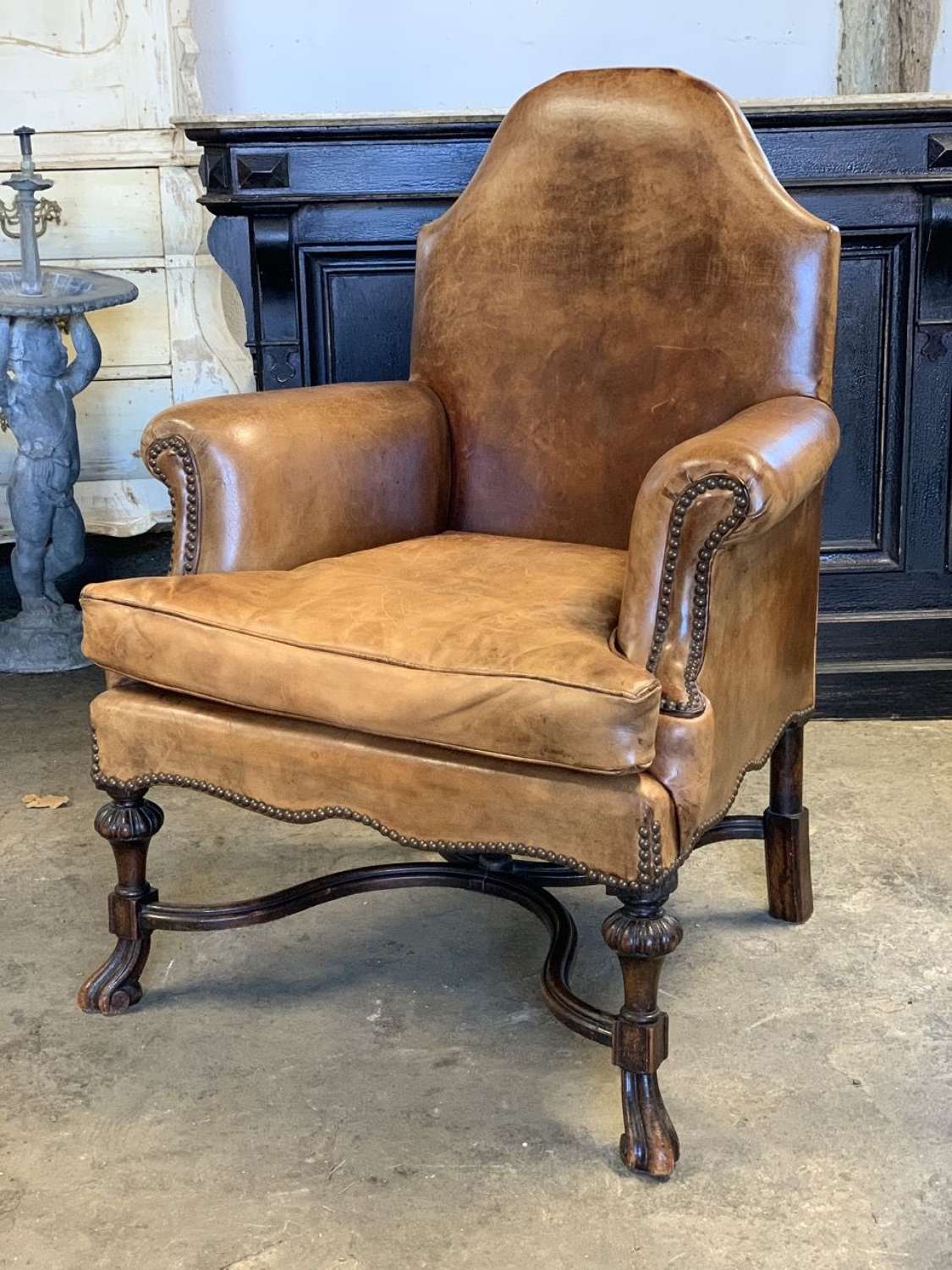WILLIAM & MARY STYLE LEATHER ARMCHAIR