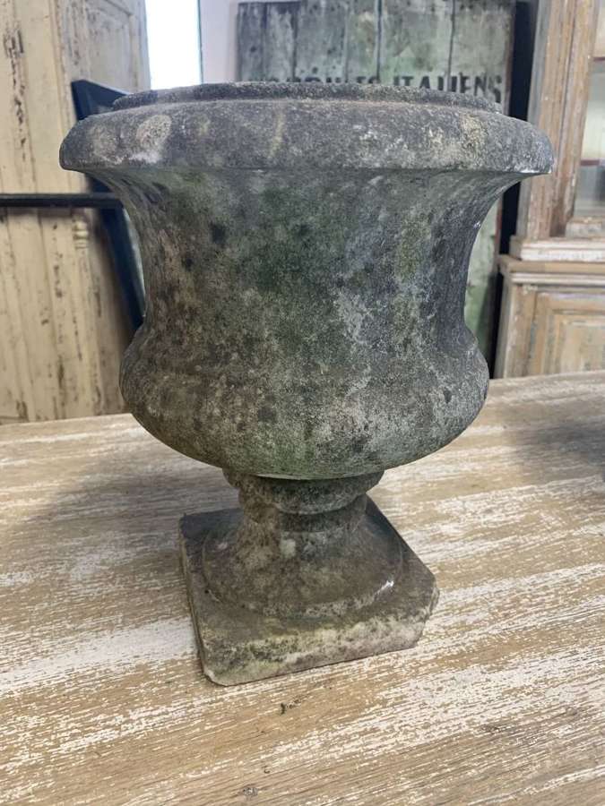 19TH CENTURY FRENCH MARBLE URN