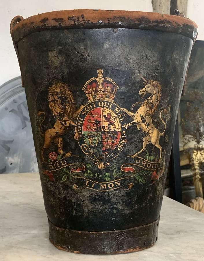 19TH CENTURY LEATHER FIRE BUCKET