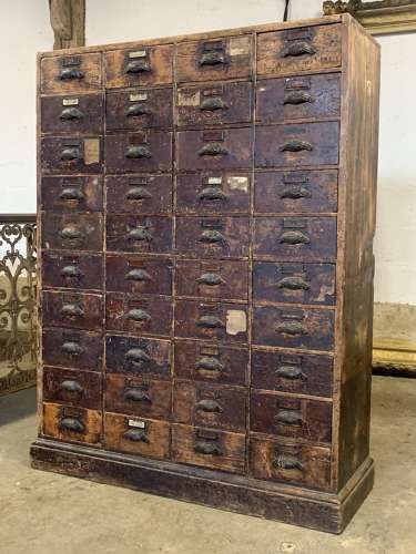 19TH CENTURY BANK OF DRAWERS