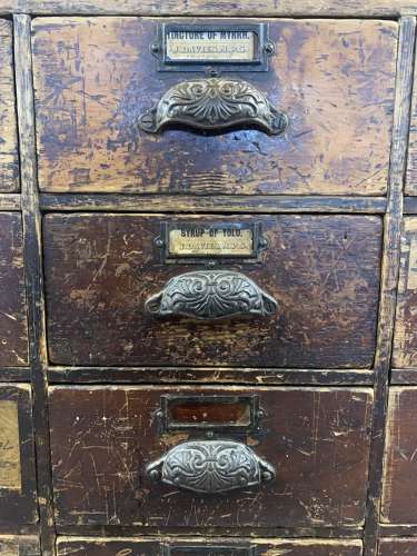 19TH CENTURY BANK OF DRAWERS