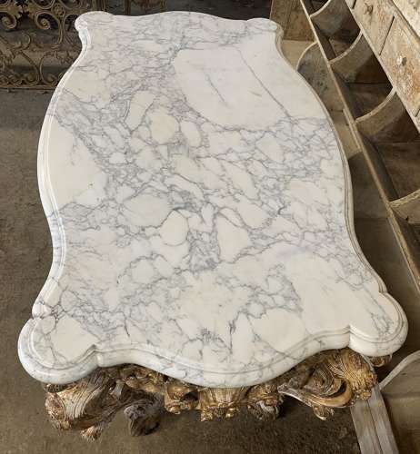 19TH CENTURY GILT WOOD ROCOCO CENTER TABLE