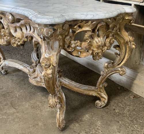 19TH CENTURY GILT WOOD ROCOCO CENTER TABLE