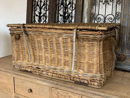 LARGE WICKER LAUNDRY BASKET