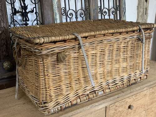 LARGE WICKER LAUNDRY BASKET