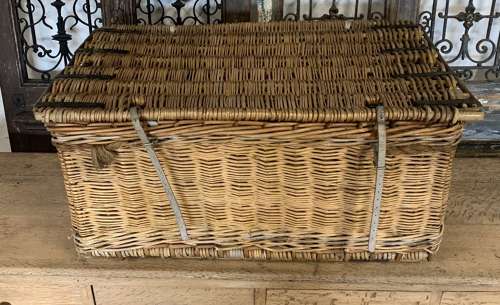 LARGE WICKER LAUNDRY BASKET